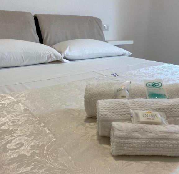 テラス付き１ベッドルームアパートメント, Sorgente