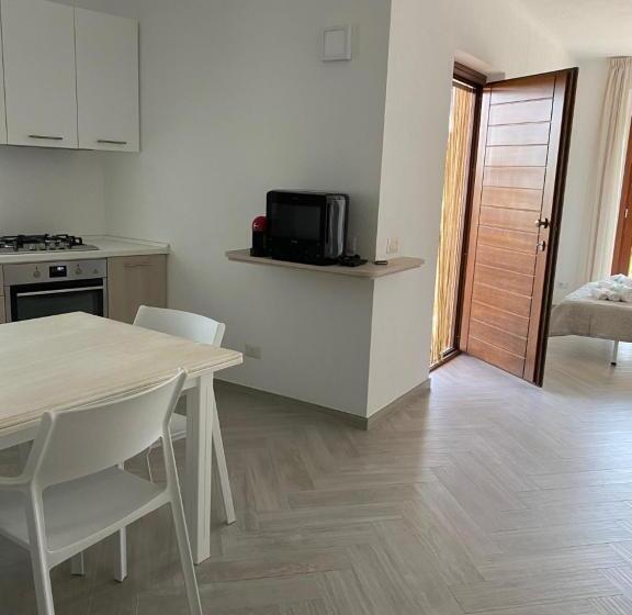 テラス付き１ベッドルームアパートメント, Sorgente