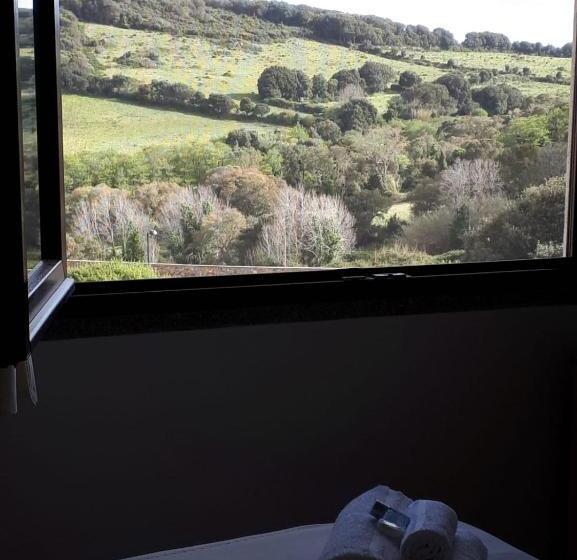 スタンダードトリプルルーム, Sorgente