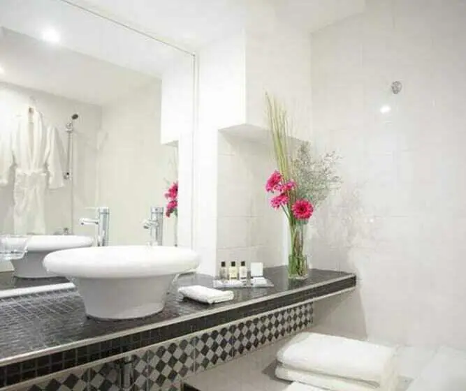 Standard Kolmen Hengen Huone, Spa Hotel La Réserve
