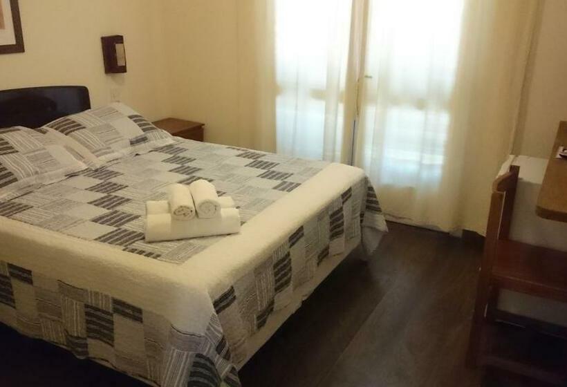 발코니가 있는 4인용 스탠다드 룸, Viola