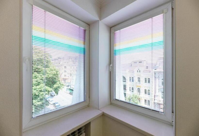 مجموعه ویستا شهر, Guest House Golden Gate 911