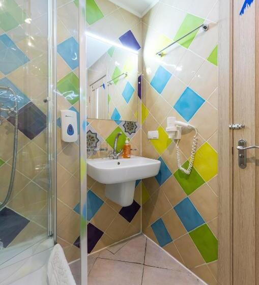 مجموعه ویستا شهر, Guest House Golden Gate 911