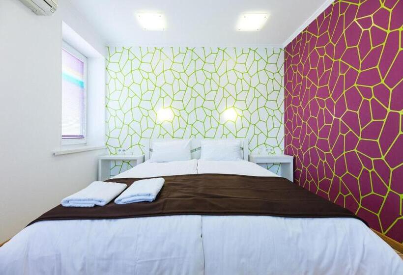 مجموعه ویستا شهر, Guest House Golden Gate 911