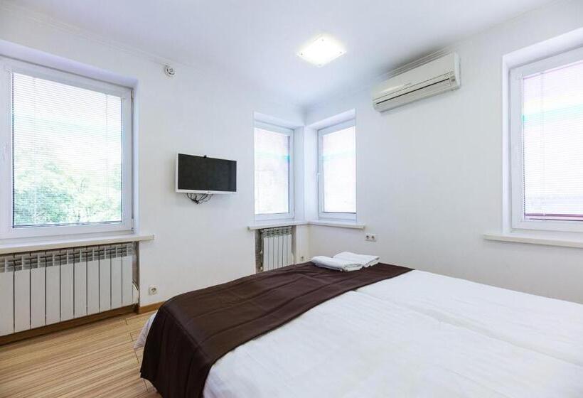 مجموعه ویستا شهر, Guest House Golden Gate 911