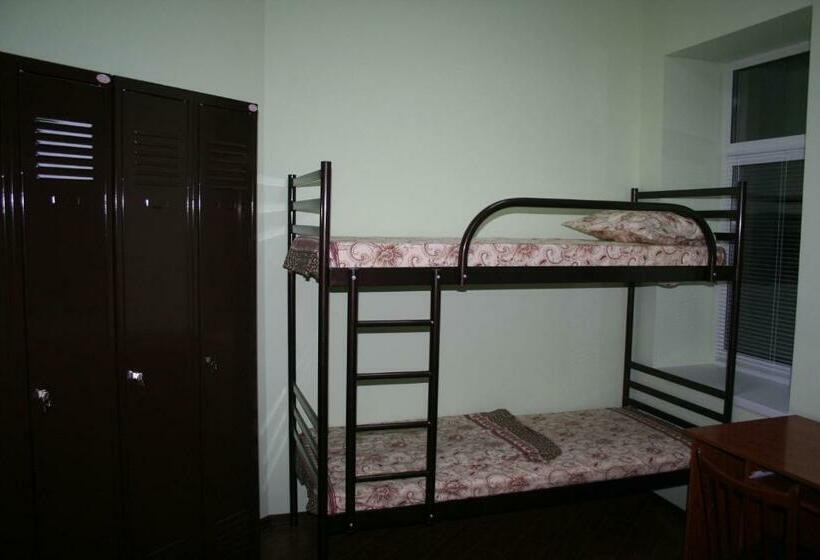 سرير فى غرفة مشتركه, Bike Hostel Dnepr