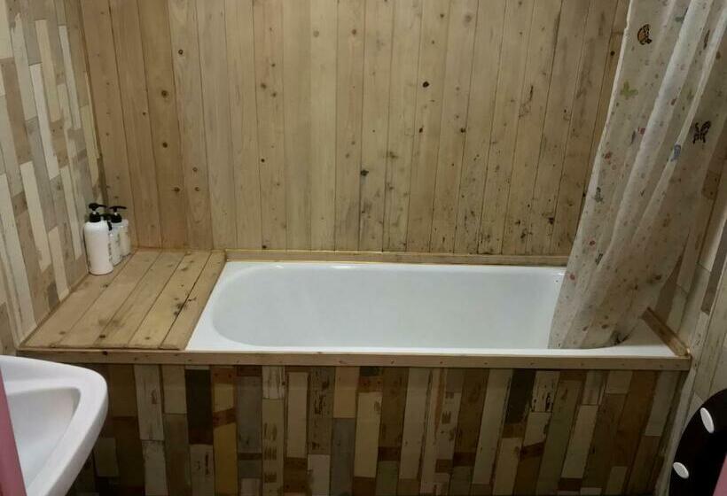 Habitació Estàndard, Doobaki Hostel