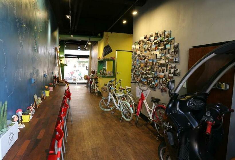 Llit en Habitació Compartida, Doobaki Hostel