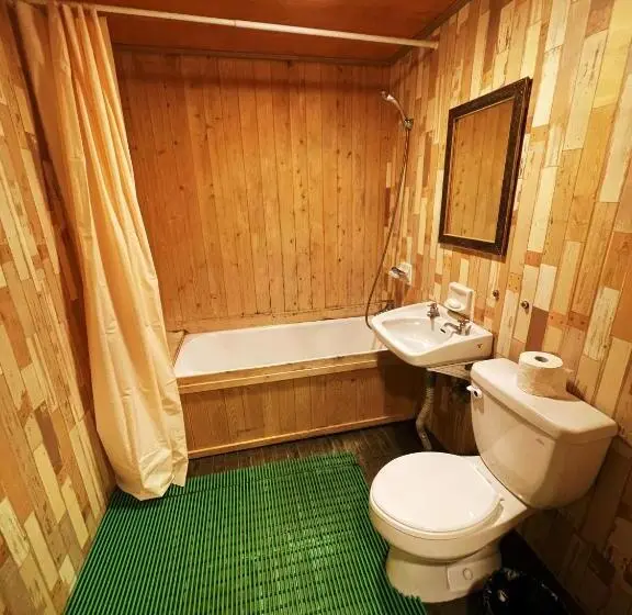 اتاق استاندارد سه نفره, Doobaki Hostel