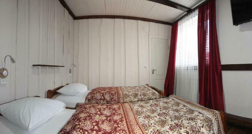 غرفة قياسية, Fayniy Motel