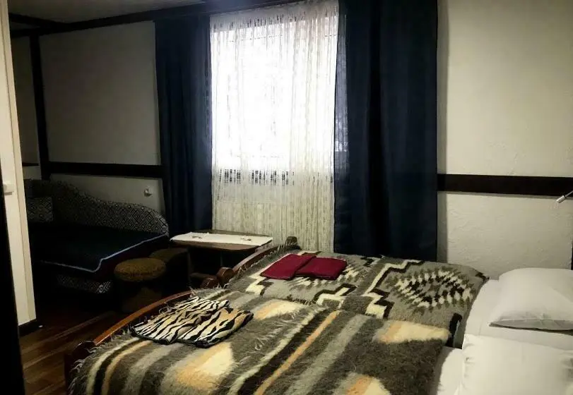 Standard Kolmen Hengen Huone, Fayniy Motel