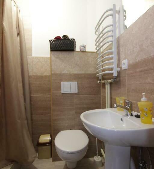 غرفة قياسية, Fayniy Motel