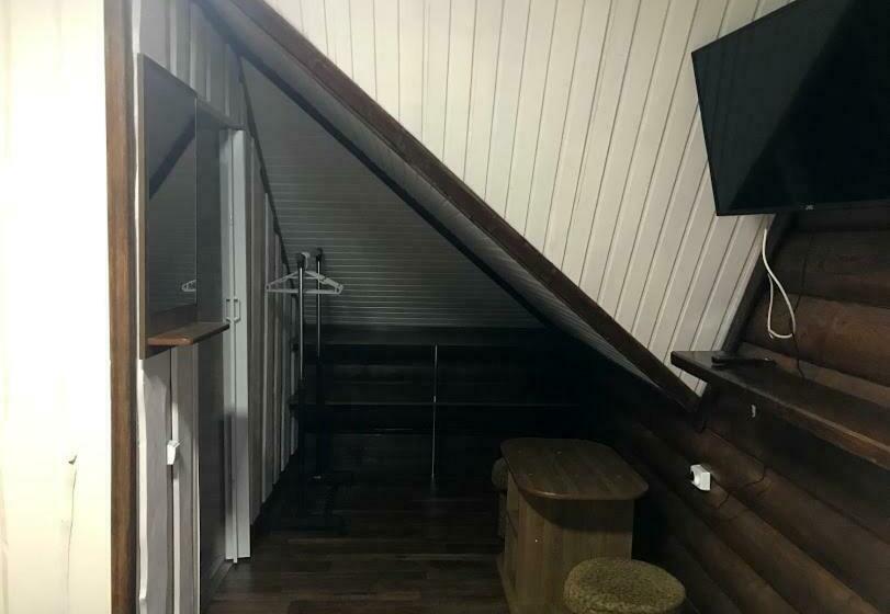 غرفة قياسية, Fayniy Motel