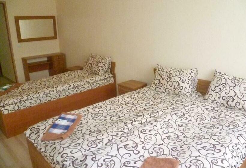 اتاق استاندارد سه نفره, Hostel Vitan