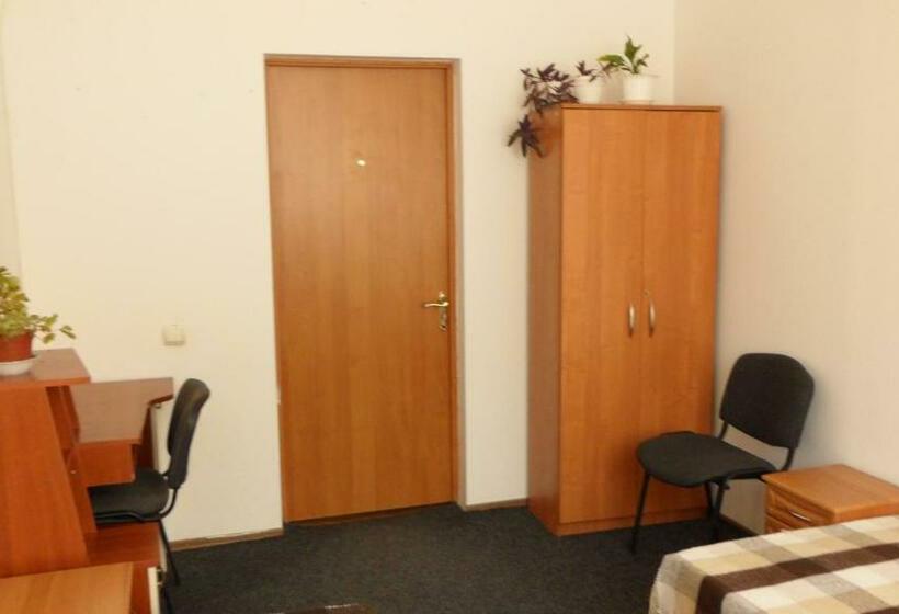 اتاق اکونومی, Hostel Vitan