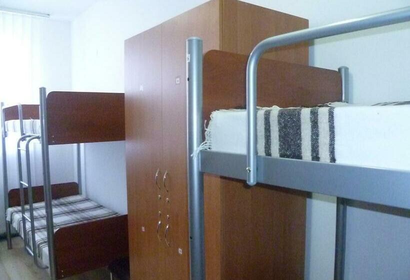 تختخواب در اتاق مشترک, Hostel Vitan