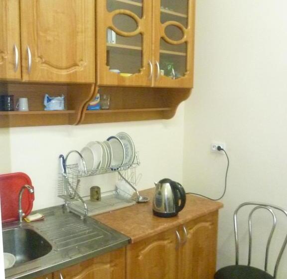 اتاق سوپریور سه تخته, Hostel Vitan