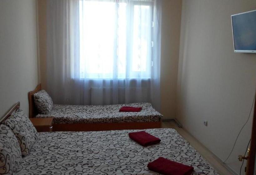 اتاق سوپریور سه تخته, Hostel Vitan