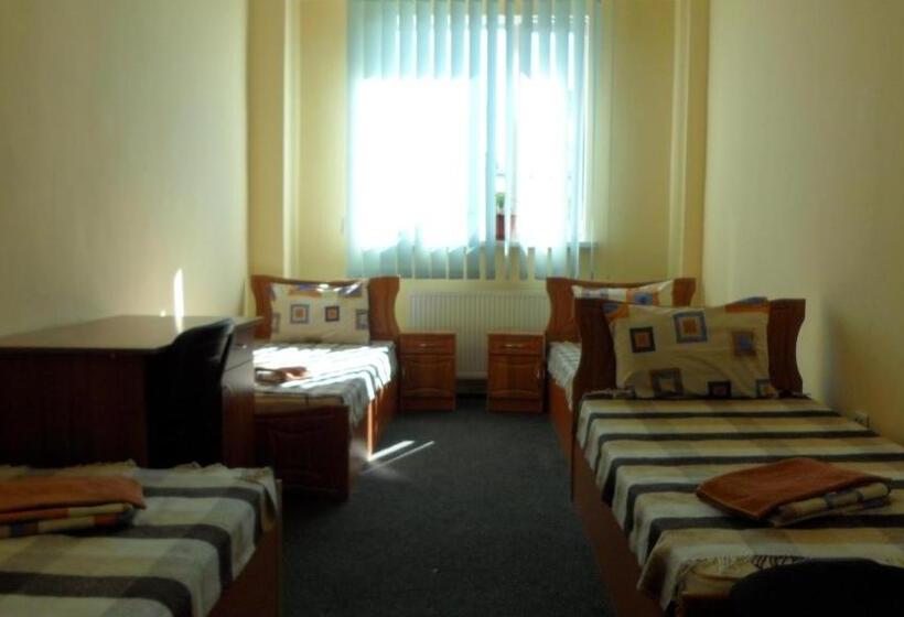 Economy Quadruple Room, Hostel Vitan