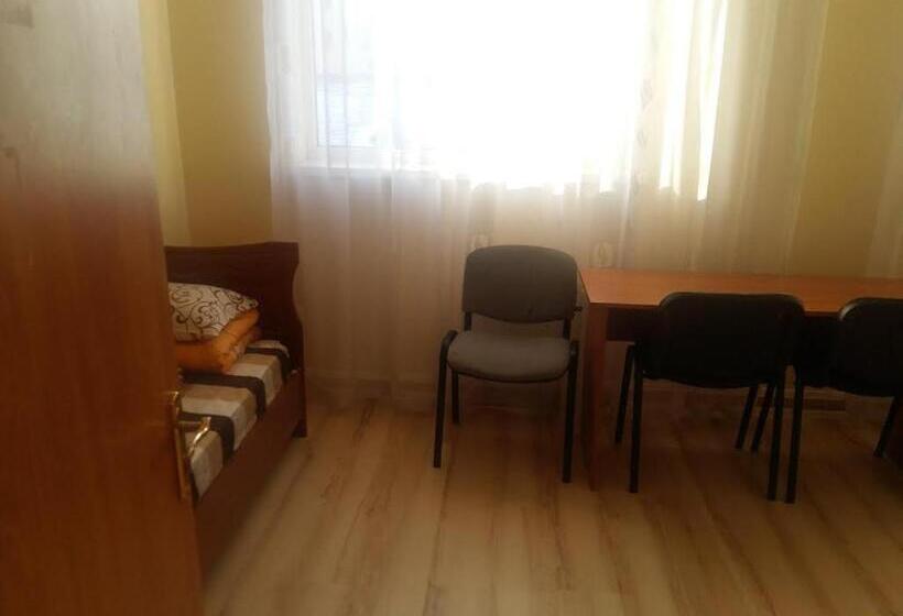 اتاق خانوادگی, Hostel Vitan