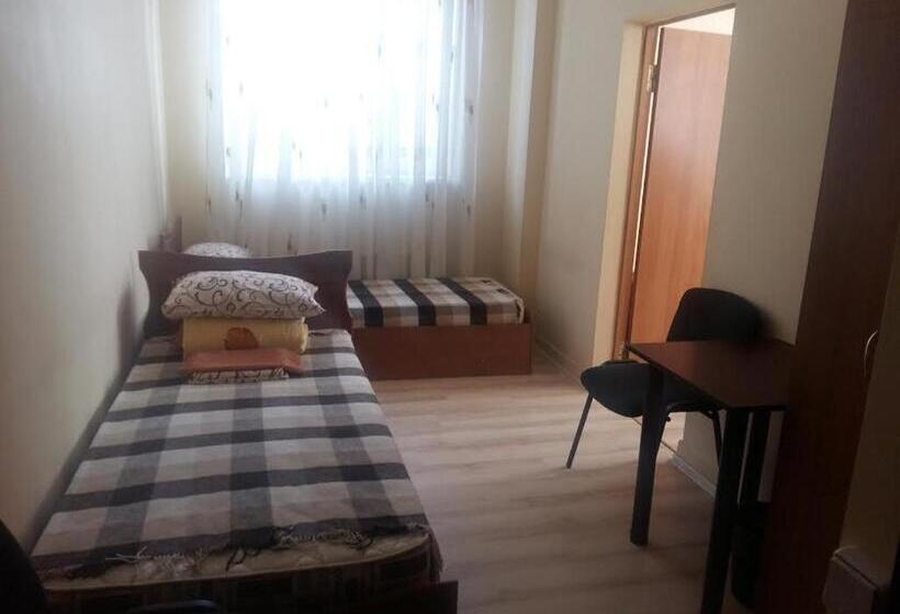 اتاق خانوادگی, Hostel Vitan