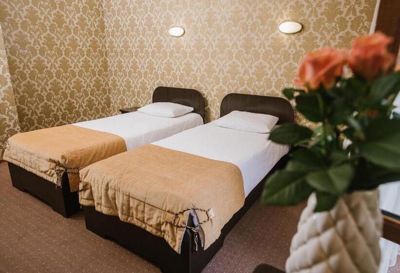 经济房, курортний готель золота корона