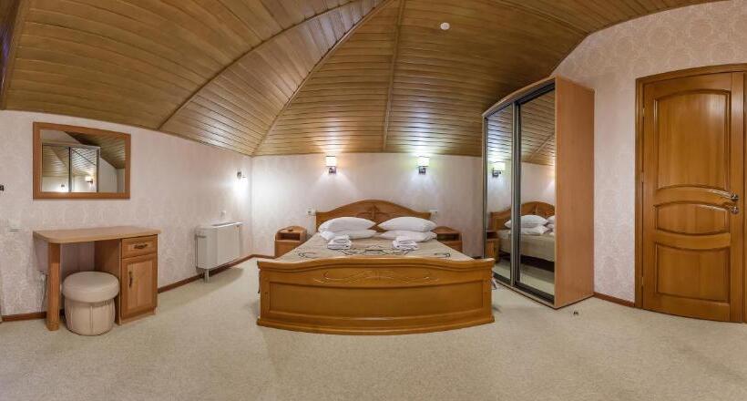 套房, курортний готель золота корона