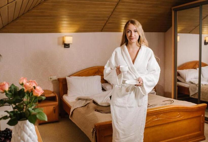 套房, курортний готель золота корона