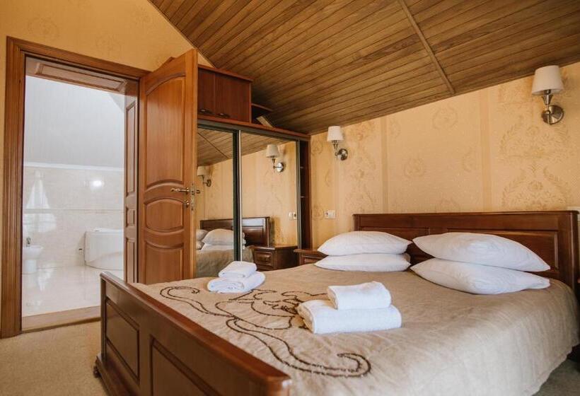 套房, курортний готель золота корона