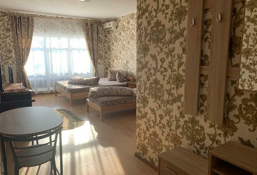 חדר משפתחתי סופריור, 4 Seasons