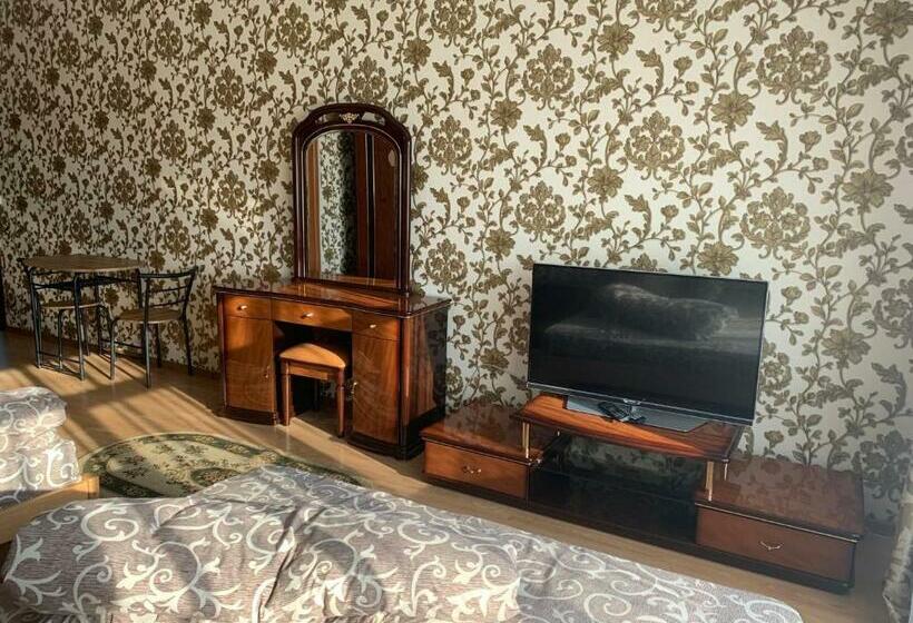 חדר משפתחתי סופריור, 4 Seasons