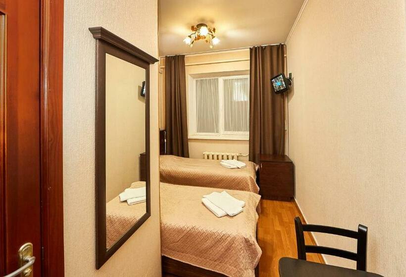 Standard Szoba, Barbaris