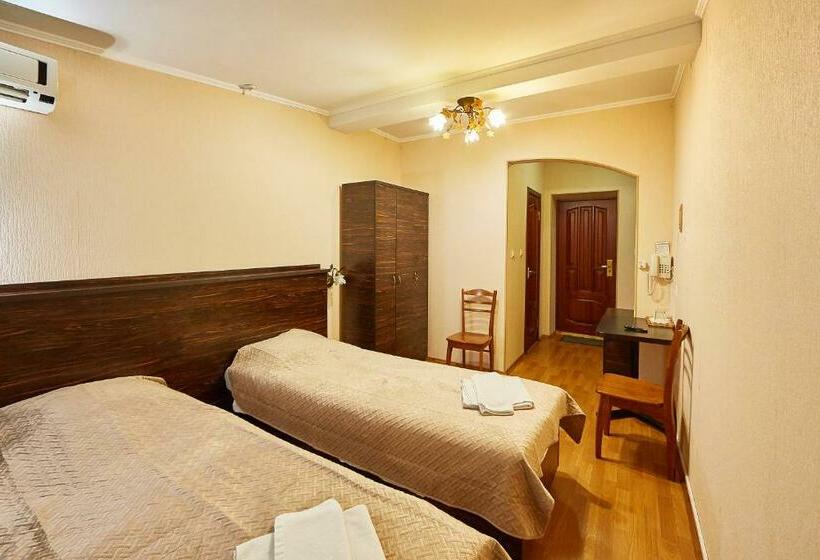 Comfort Szoba, Barbaris