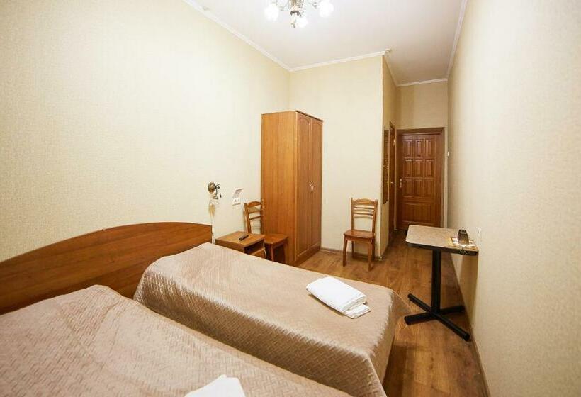 Comfort Szoba, Barbaris