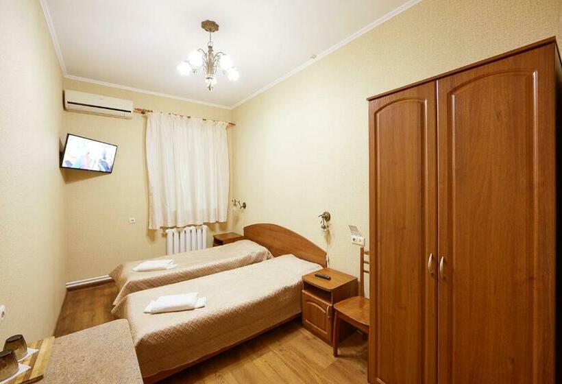 Comfort Szoba, Barbaris