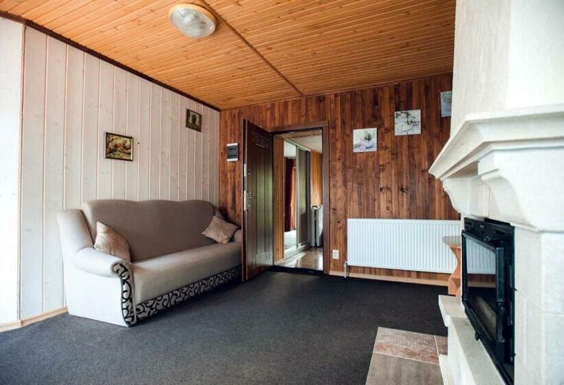 سوییت با چشمانداز کوه, Chalet Filvarok