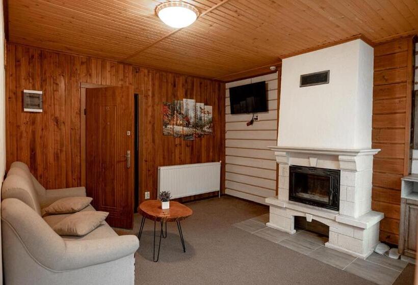 سوییت با چشم‌انداز کوه, Chalet Filvarok