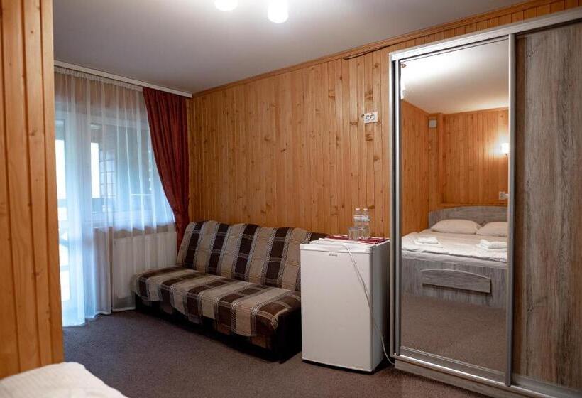 سوییت با چشمانداز کوه, Chalet Filvarok