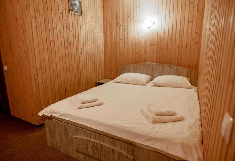 سوییت با چشمانداز کوه, Chalet Filvarok