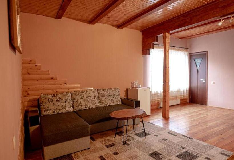 ジュニアスイート, Chalet Filvarok
