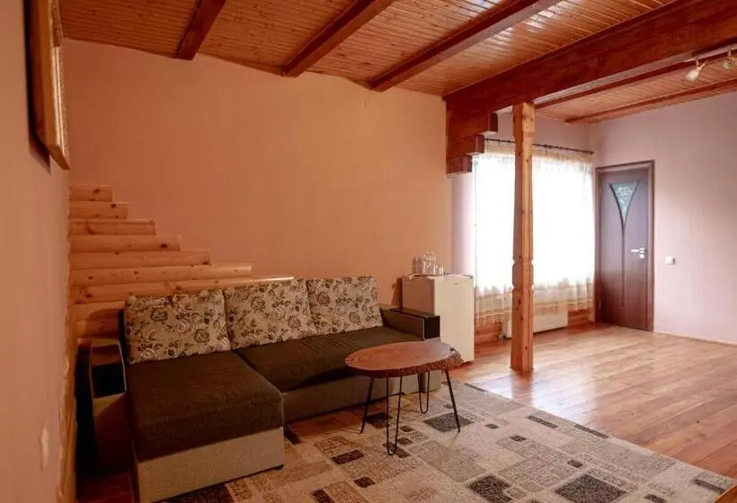 سوییت جونیور, Chalet Filvarok