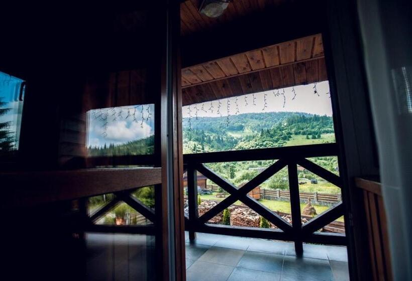 سوییت با چشمانداز کوه, Chalet Filvarok