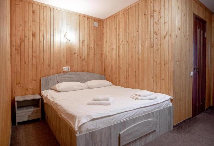 سوییت با چشمانداز کوه, Chalet Filvarok