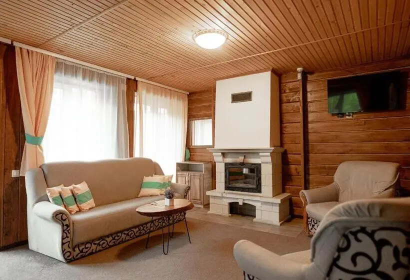 سوییت با چشم‌انداز کوه, Chalet Filvarok