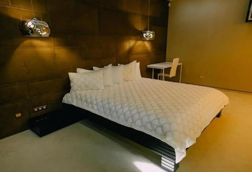 Suite Presidencial, Complex Dacha