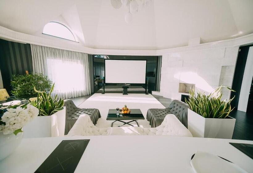 سوئیت پرزیدنت, Complex Dacha