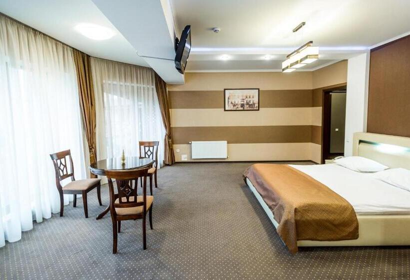 سوییت, Complex Dacha