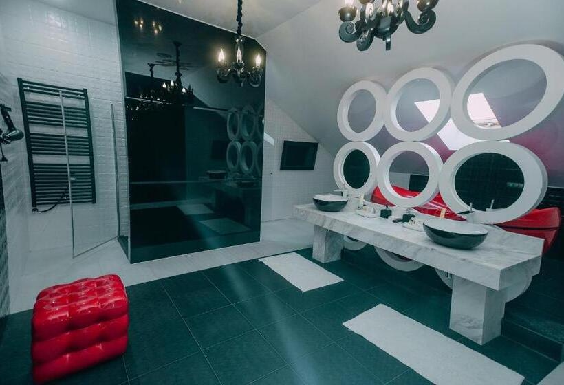 سوئیت پرزیدنت, Complex Dacha