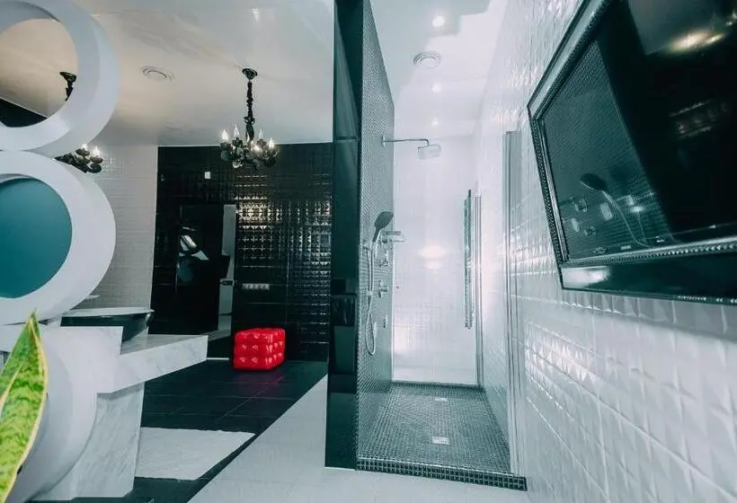 Suite Presidencial, Complex Dacha