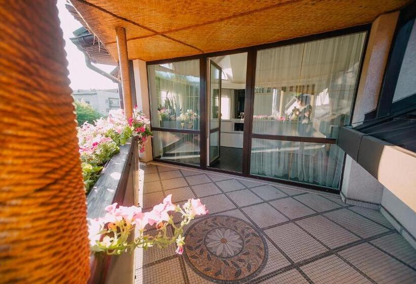 سوئیت پرزیدنت, Complex Dacha